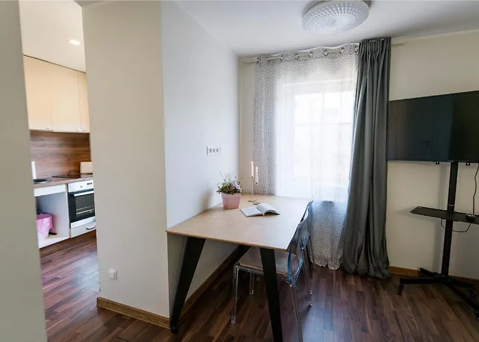 Cozy Studio On Veerenni St, Garden Views.